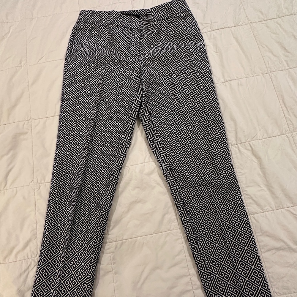 White House Black Market Womens Crop pants size 4